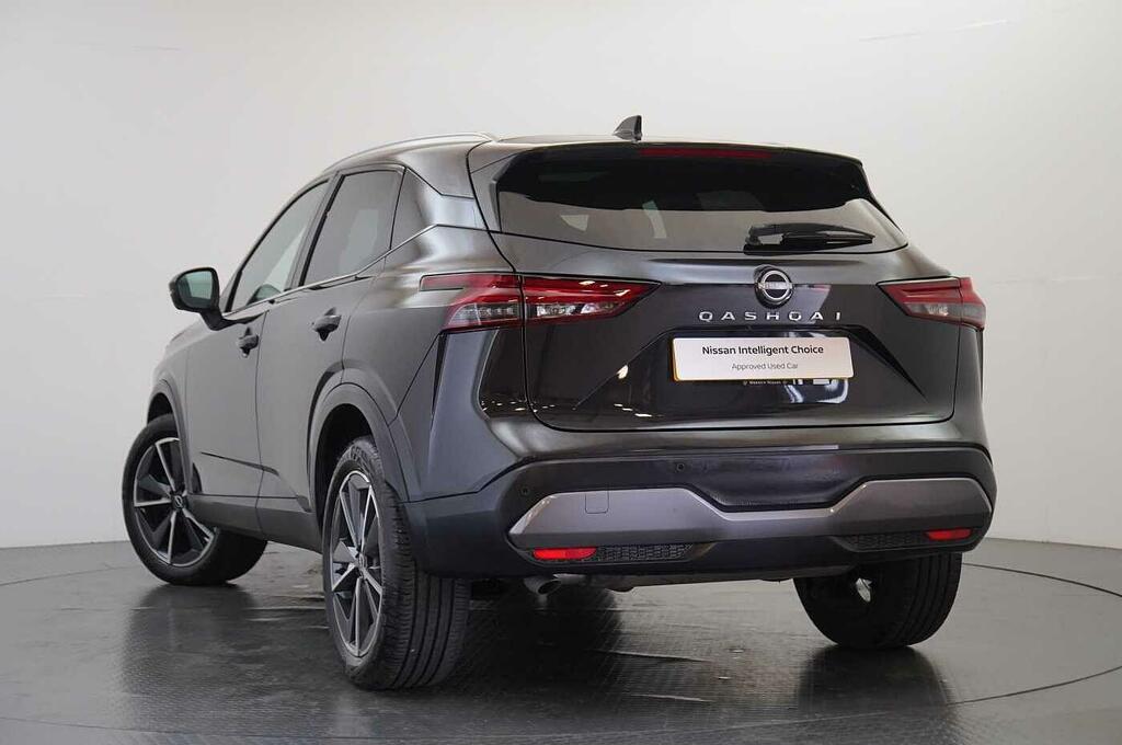 Nissan Qashqai 1.3 Dig-t Mh 140 Tekna With Glass Roof And Drive A Black #3