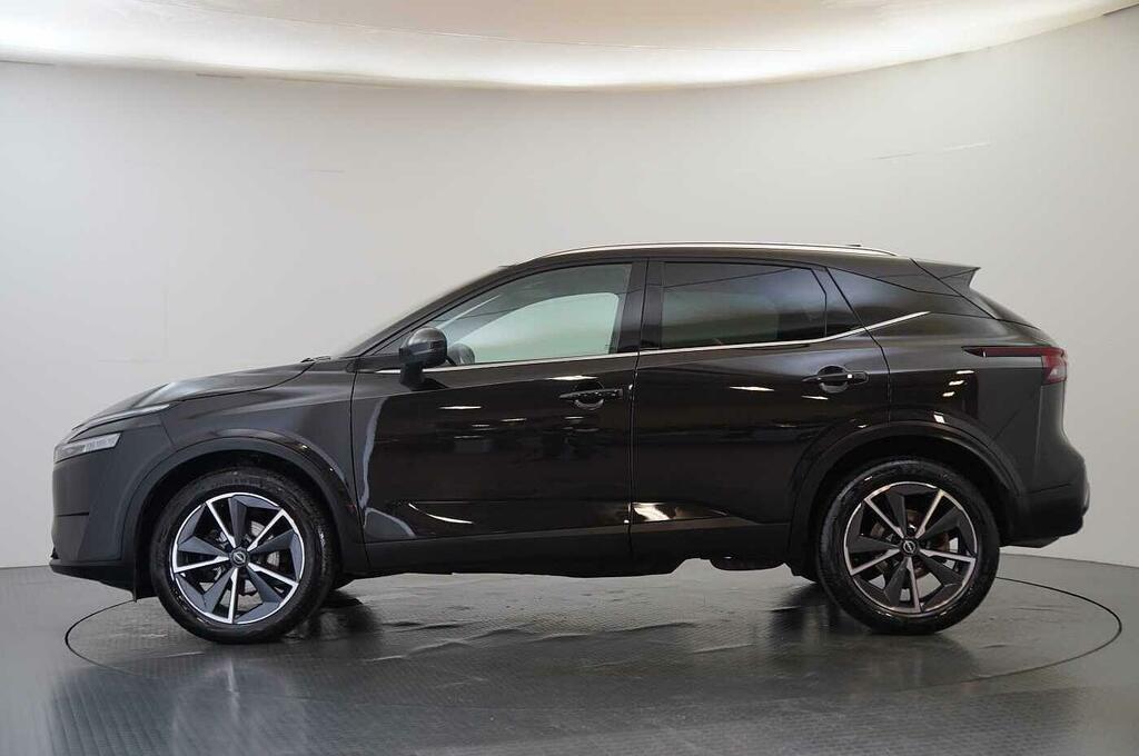 Nissan Qashqai 1.3 Dig-t Mh 140 Tekna With Glass Roof And Drive A Black #5