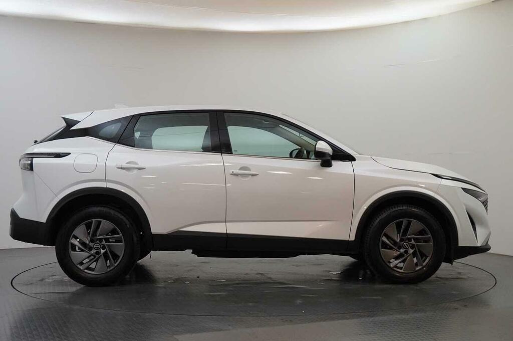 Nissan Qashqai 1.3 Dig-t Mh 140 Acenta Premium With Rear View Cam White #6