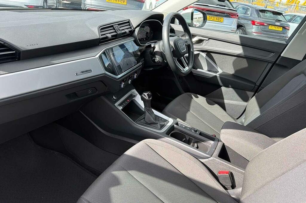 Audi Q3 Technik 35 Tfsi 150 Ps S Tronic White #2
