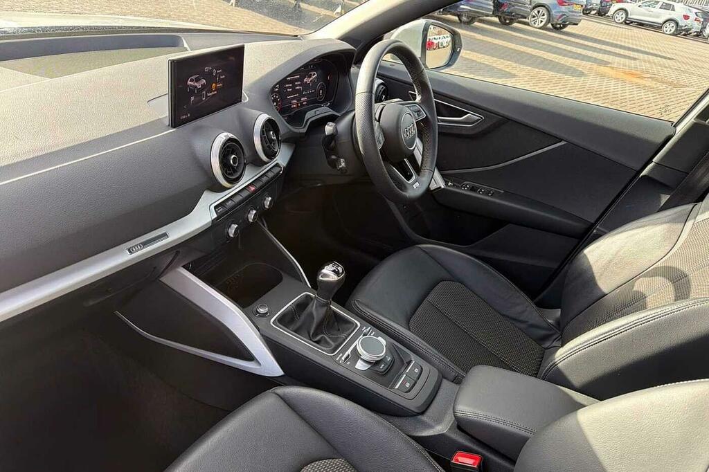 Audi Q2 S Line 35 Tfsi 150 Ps 6-Speed Silver #2