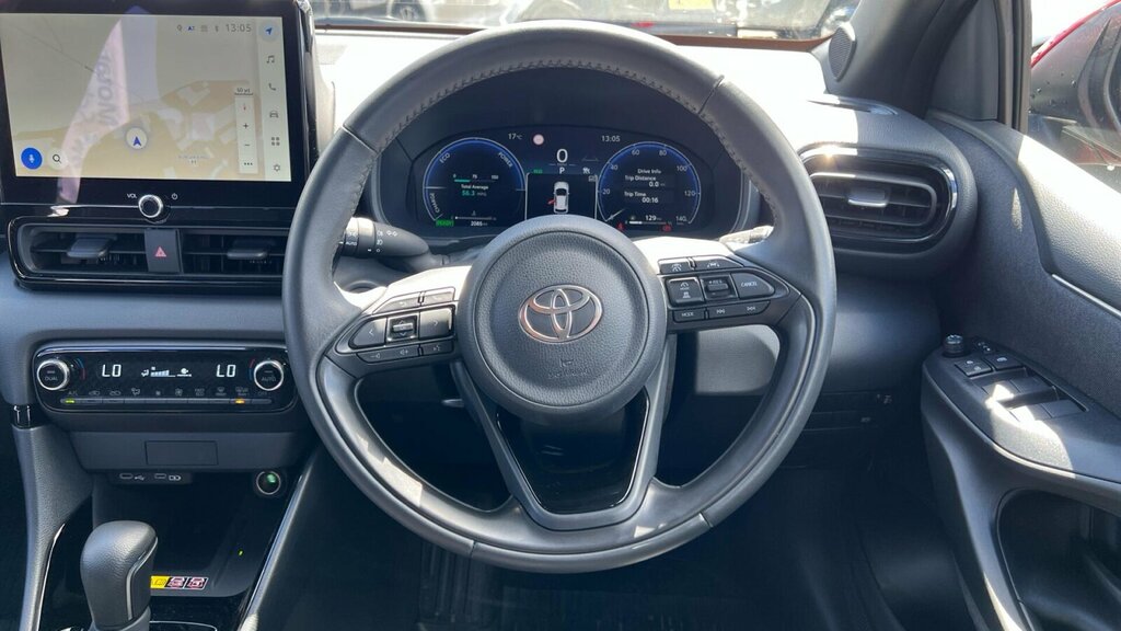 Toyota Yaris 1.5 Hybrid Design  #7