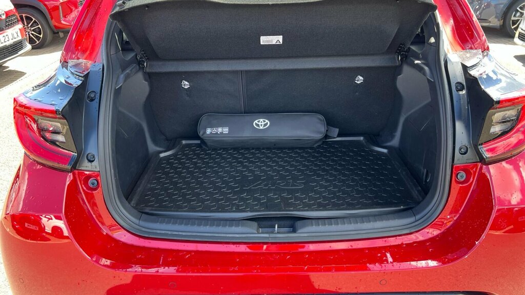 Toyota Yaris 1.5 Hybrid Design  #13