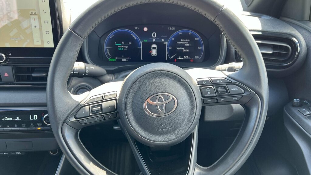 Toyota Yaris 1.5 Hybrid Design  #10