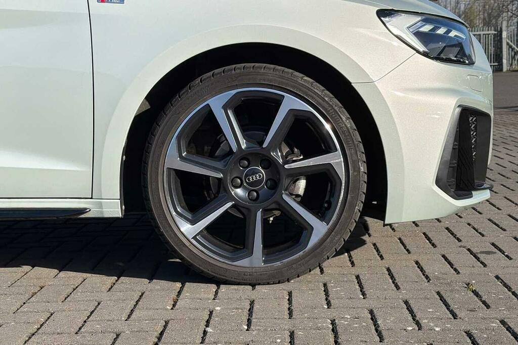 Audi A1 1.5 Tfsi 35 Black Edition Sportback S T Grey #5