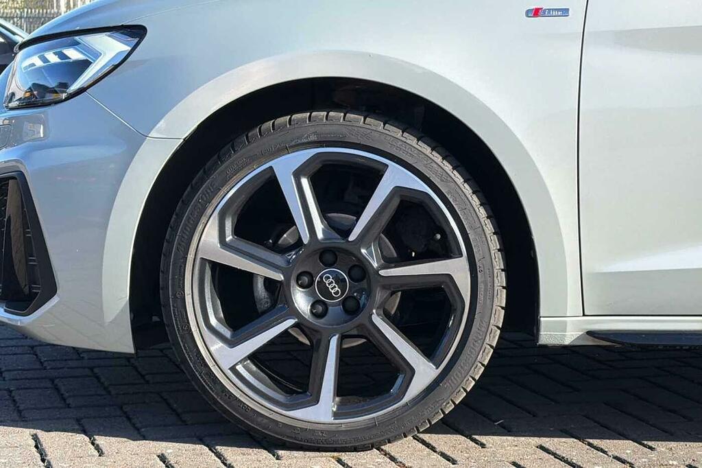 Audi A1 1.5 Tfsi 35 Black Edition Sportback S T Grey #16