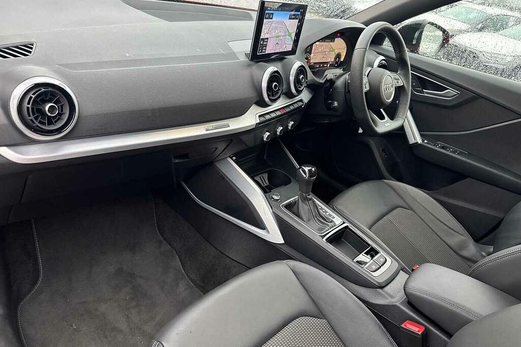 Audi Q2 Black Edition 35 Tfsi 150 Ps S Tronic Red #2