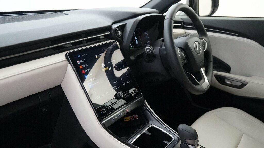 Lexus LBX 1.5 Vvt-ie Takumi E-cvt Euro 6 Ss Red #10