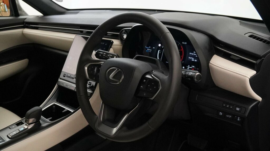 Lexus LBX 1.5 Vvt-ie Takumi E-cvt Euro 6 Ss Red #28