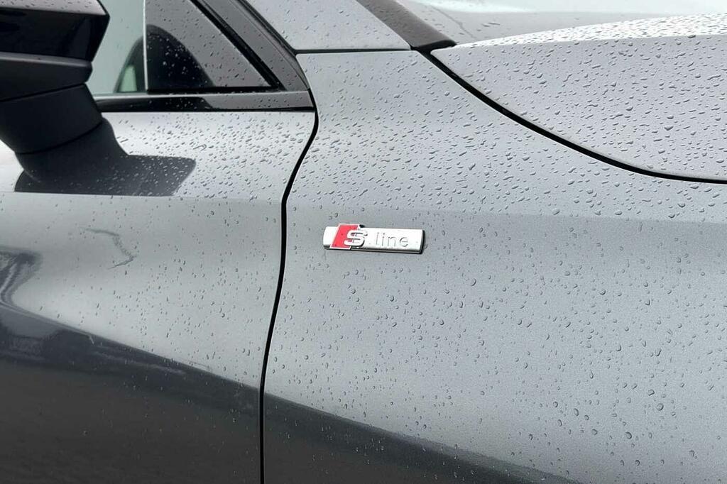 Audi A3 1.5 Tfsie 40 S Line Sportback Plug-in H White #19