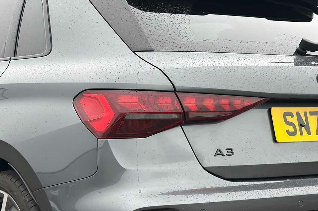 Audi A3 1.5 Tfsie 40 S Line Sportback Plug-in H White #18