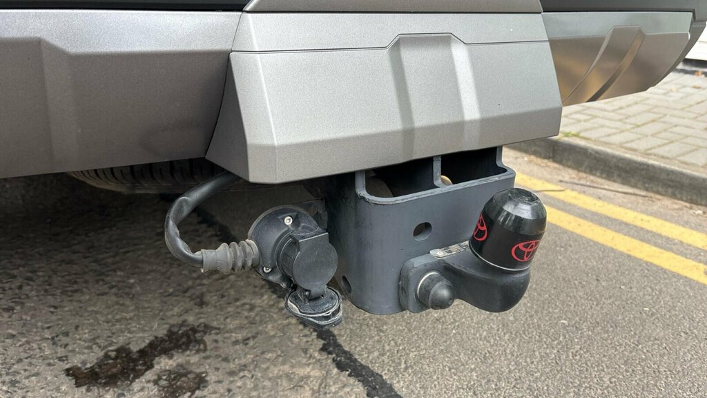 Toyota Land Cruiser 2.8D Invincible 4Wd E Silver #34