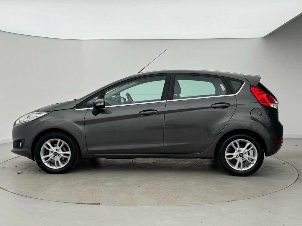 Ford Fiesta 1.0T Ecoboost Titanium Hatchback Red #4