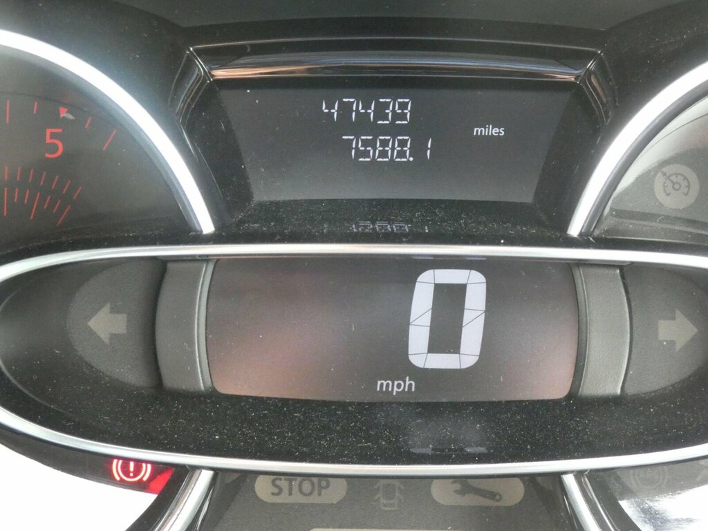 Renault Clio 0.9 Tce Play Hatchback Euro 6 S White #23