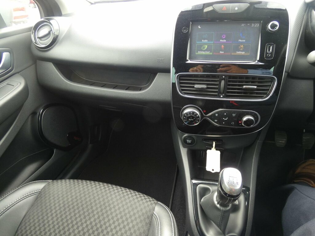 Renault Clio 0.9 Tce Play Hatchback Euro 6 S White #27