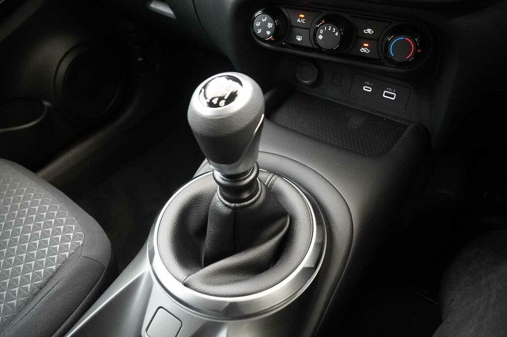 Nissan Juke 1.6 Hybrid N-connecta Grey #29