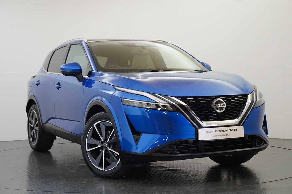 Nissan Qashqai 1.3 Dig-t Mh 140 Tekna With Glass Roof And Drive A Blue