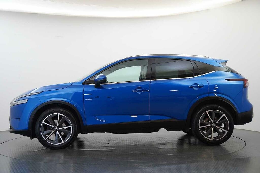 Nissan Qashqai 1.3 Dig-t Mh 140 Tekna With Glass Roof And Drive A Blue #5