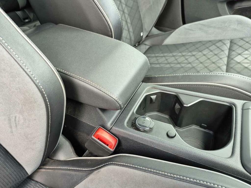 Volkswagen Golf 1.5 Etsi Mhev R-line Hatchback Hybrid D Grey #10