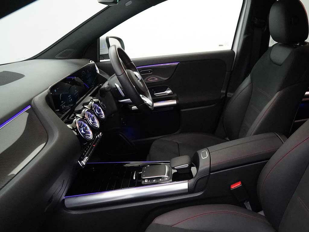 Mercedes-Benz GLA Class Gla 200 Amg Line Premium White #3