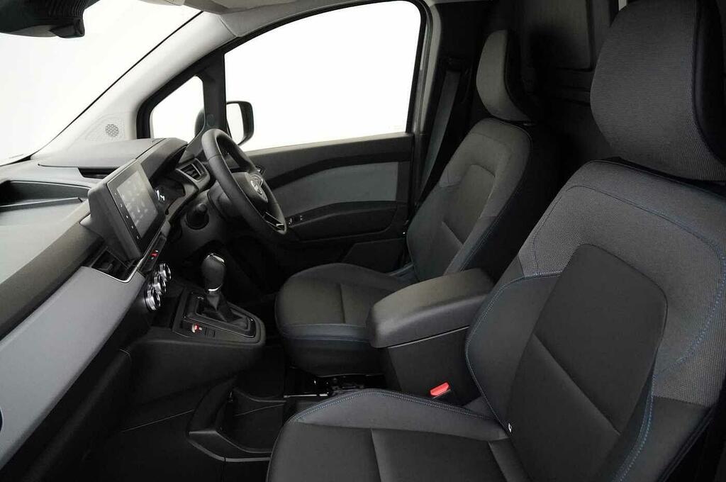 Nissan TOWNSTAR 45Kw Acenta L1 Swb Panel Van With Air Con And Red #4