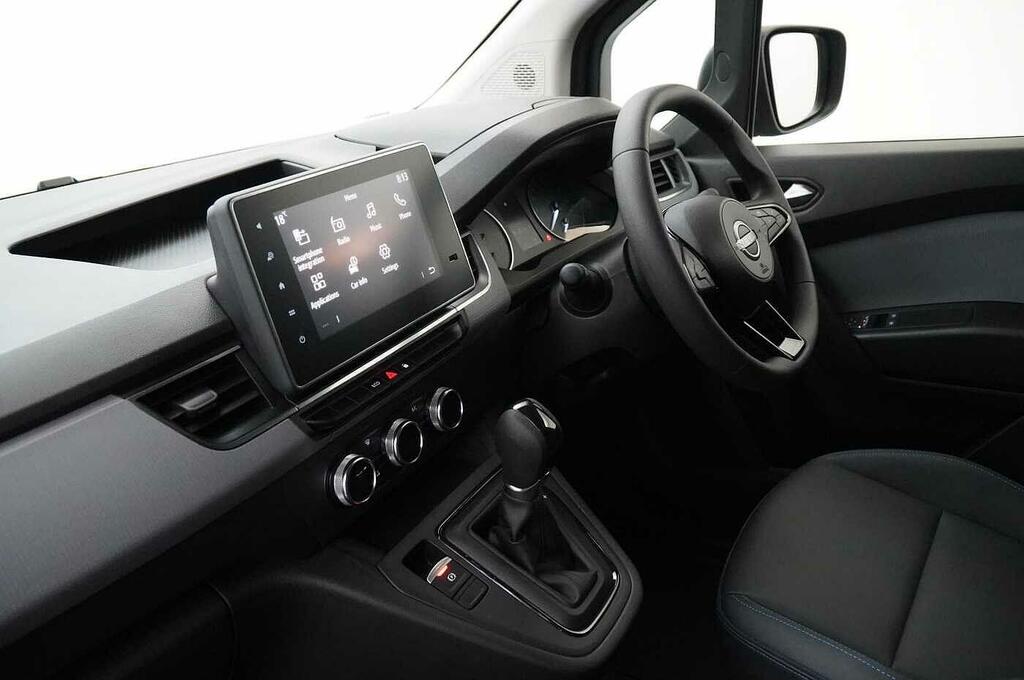 Nissan TOWNSTAR Mpv Red #9