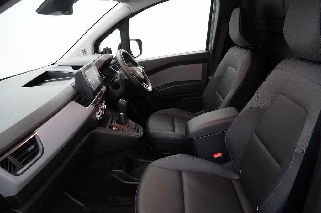 Nissan TOWNSTAR Acenta White #16