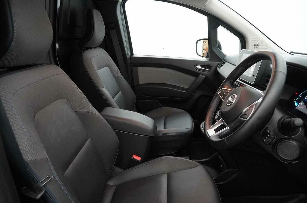 Nissan TOWNSTAR Acenta White #19
