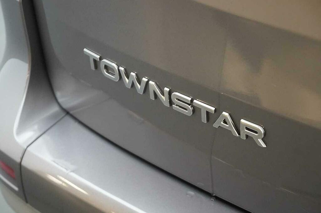 Nissan TOWNSTAR Acenta White #11