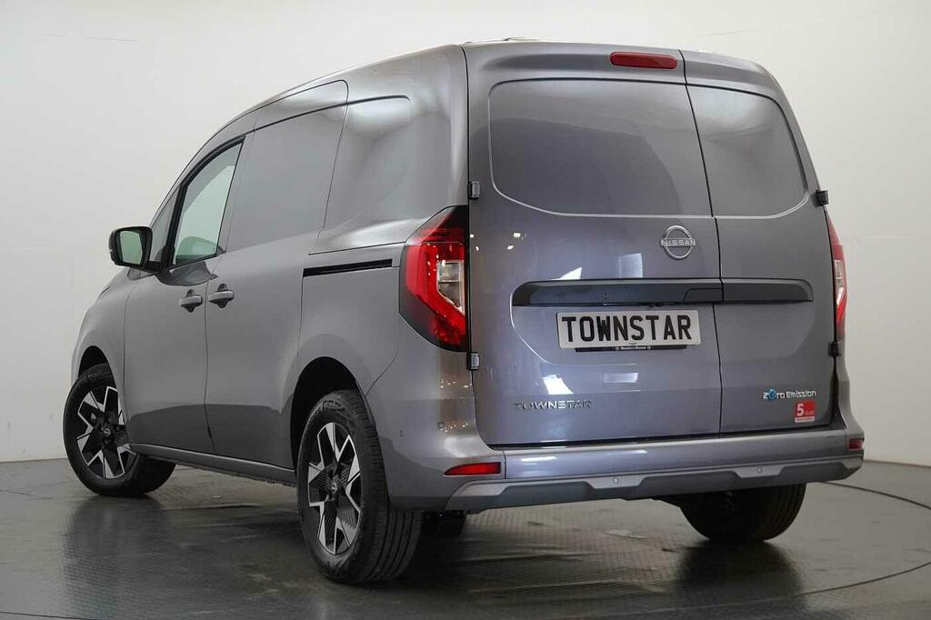 Nissan TOWNSTAR 45Kwh Tekna L1 Panel Van 22Kw Obc Grey #3