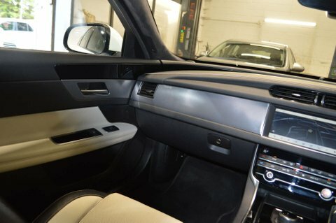 Jaguar XF 2.0I 250 R-sport Black #15