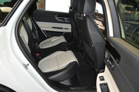 Jaguar XF 2.0I 250 R-sport Black #22