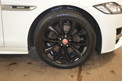 Jaguar XF 2.0I 250 R-sport Black #24