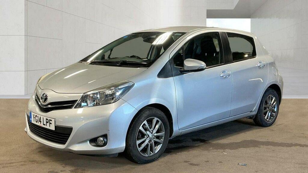 Toyota Yaris Hatchback 1.33 Dual Vvt-i Icon Plus Multidrive S E YG14LPF Silver #2