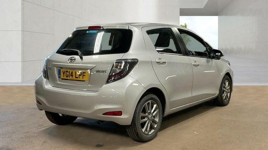 Toyota Yaris Hatchback 1.33 Dual Vvt-i Icon Plus Multidrive S E YG14LPF Silver #4