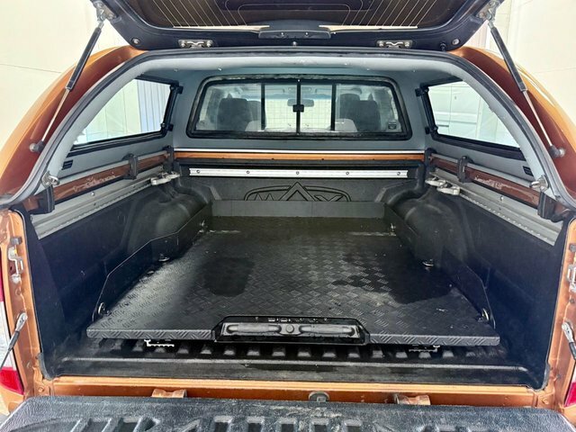 Nissan Navara Pickup White #27
