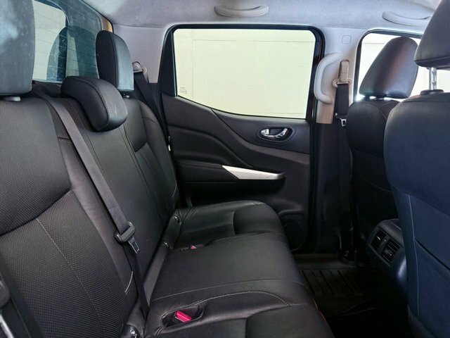 Nissan Navara Pickup White #13