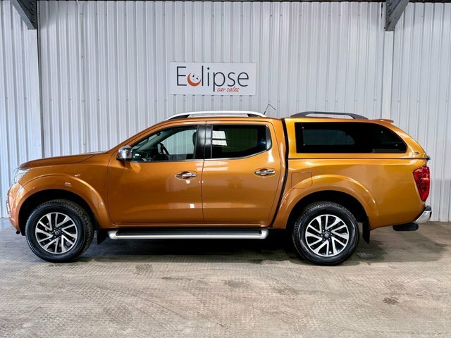 Nissan Navara Pickup White #8