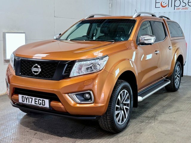 Nissan Navara 2017 2.3 Dci Tekna Pickup Double Cab Ma Yellow #3