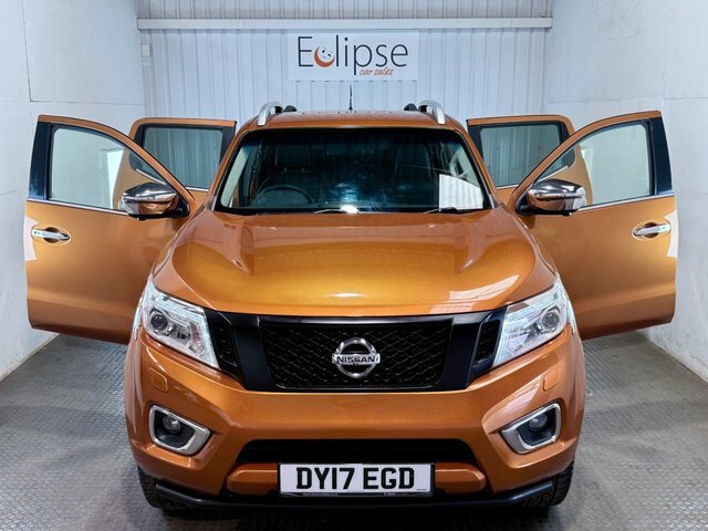 Nissan Navara Pickup White #7