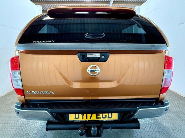 Nissan Navara 2017 2.3 Dci Tekna Pickup Double Cab Ma Yellow #5