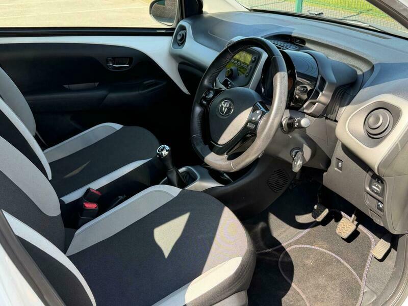 Toyota Aygo 1.0 Vvt-i X-play Euro WR18MWW White #6