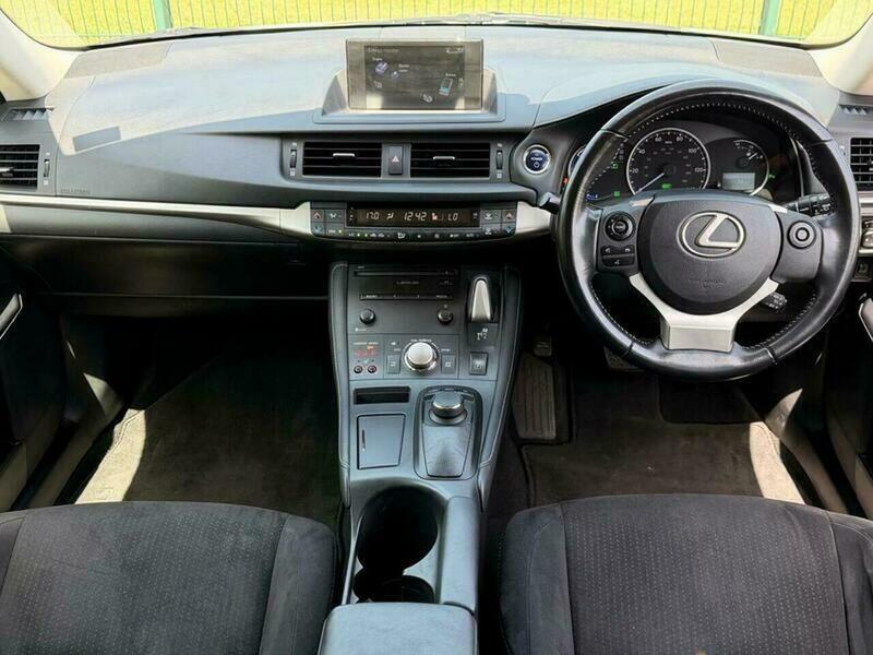 Lexus CT 200H Advance Cvt Euro White #5