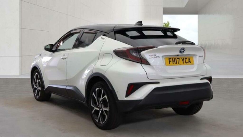 Toyota C-Hr Dynamic White #5