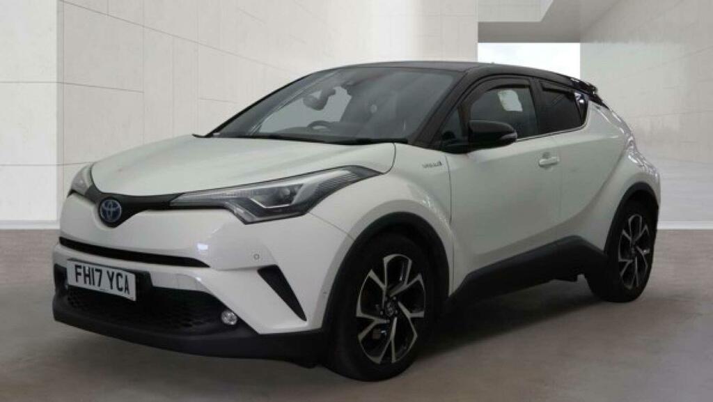 Toyota C-Hr Dynamic White #2
