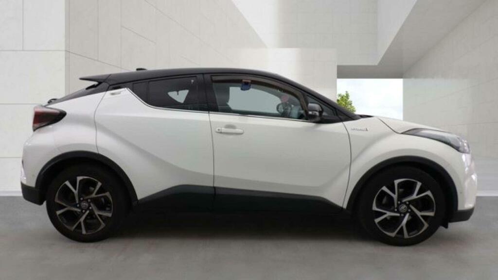 Toyota C-Hr Dynamic White #4