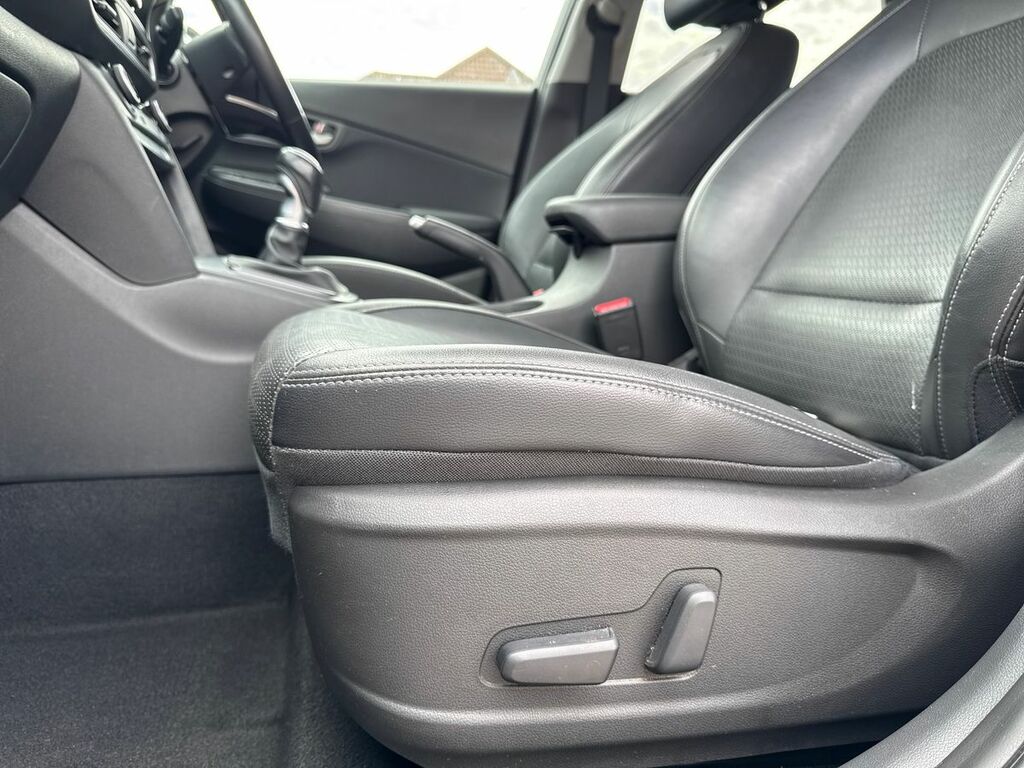 Hyundai Kona Kona Premium Black #23