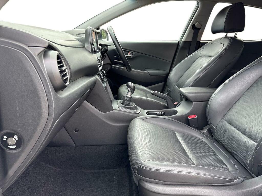 Hyundai Kona Kona Premium Black #10