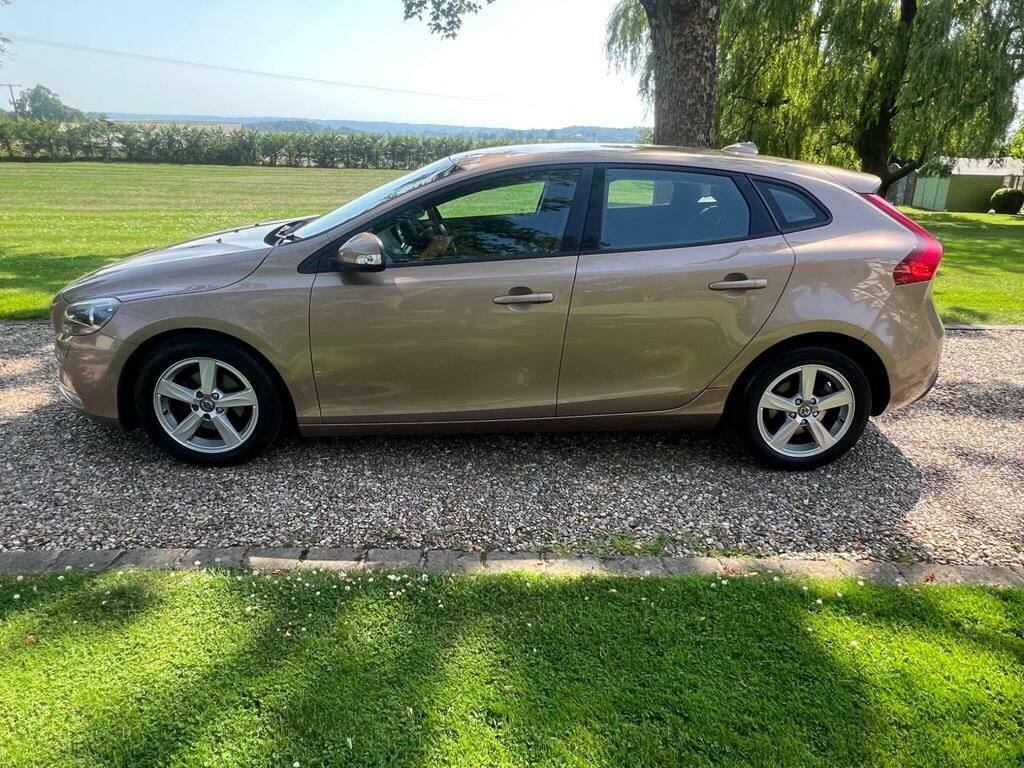 Volvo V40 1.6 D2 Es Nav Euro 5 S S Brown #3
