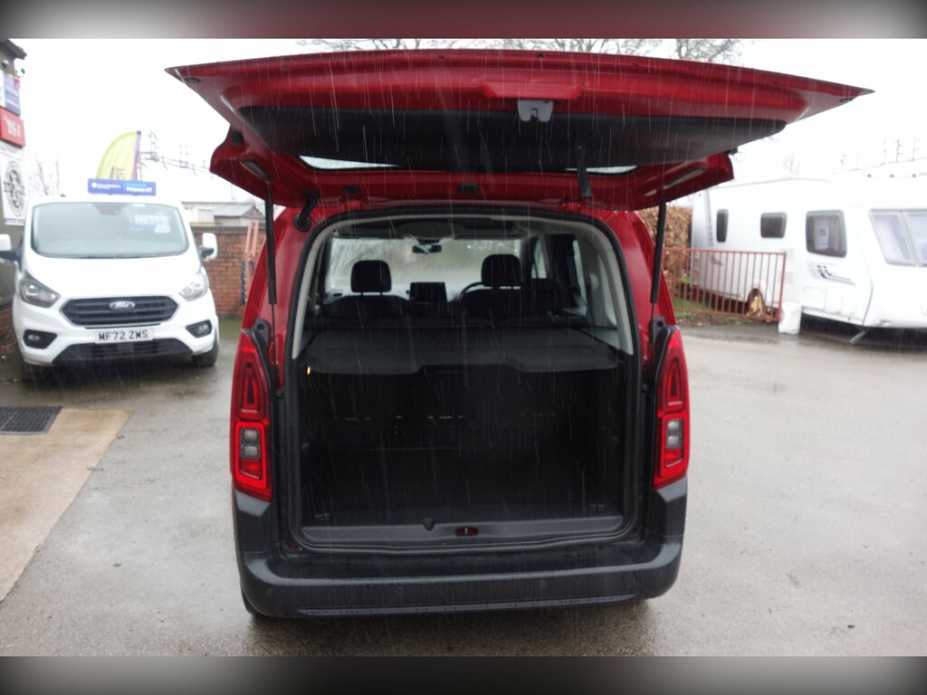 Citroen Berlingo 1.5 Bluehdi Feel M Mpv Eat Euro 6 Ss Red #3
